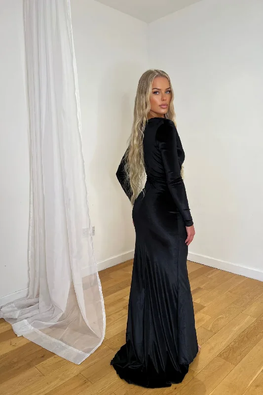 Chanel Black Velvet V-Neck Stretch Long Sleeve Mermaid Maxi Dress Stylish Long Sleeve Maxi Dress