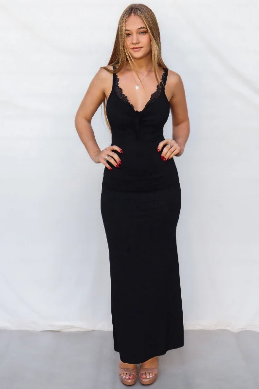 Skye Maxi Dress - Black Trendy V-Neck Maxi Dress